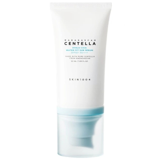 SKIN1004 Madagaskar Centella Hyalu-Cica Water-Fit opalovací sérum SPF50 PA++++ 50ml - SPF ochranné sérum s hydratačním účinkem