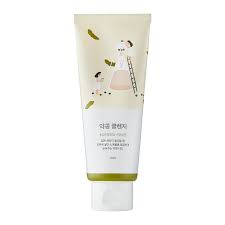 Round Lab Soybean Nourishing Cleanser 150 ml - Čistící pěna na obličej s extraktem z černé sóji 